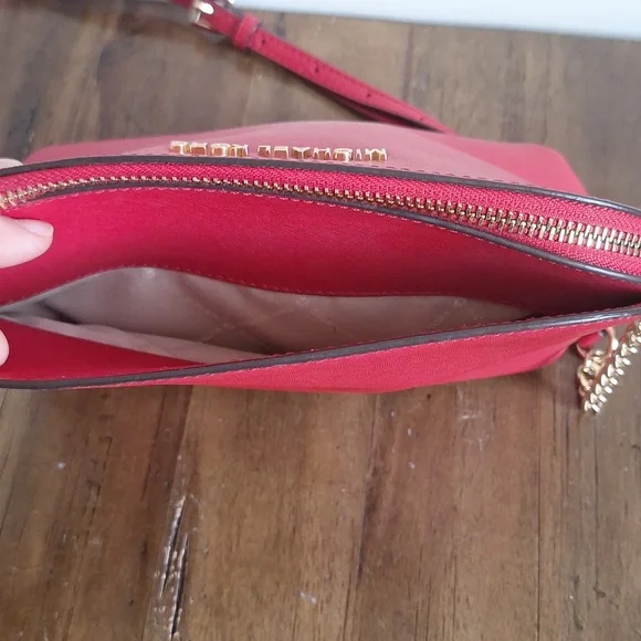Michael Kors Large Red Saffiano Dome Crossbody Gokd Hardware - Picture 6 of 11